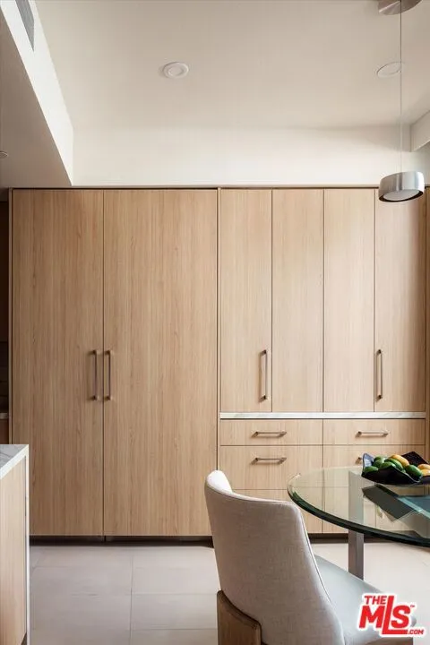 300 N Swall Drive 308, Beverly Hills, California 90211 home-pic-16